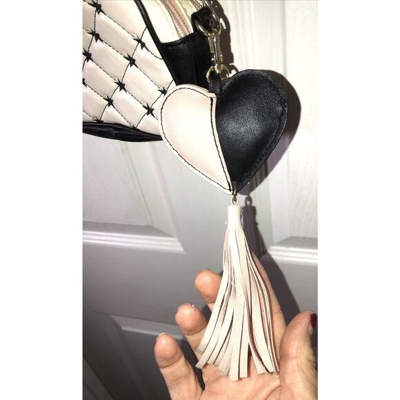 Luv Betsey Johnson Cross Body Purse Quilted 2 Sects Heart Tassel Bag Charm 6x7 - Picture 3 of 13